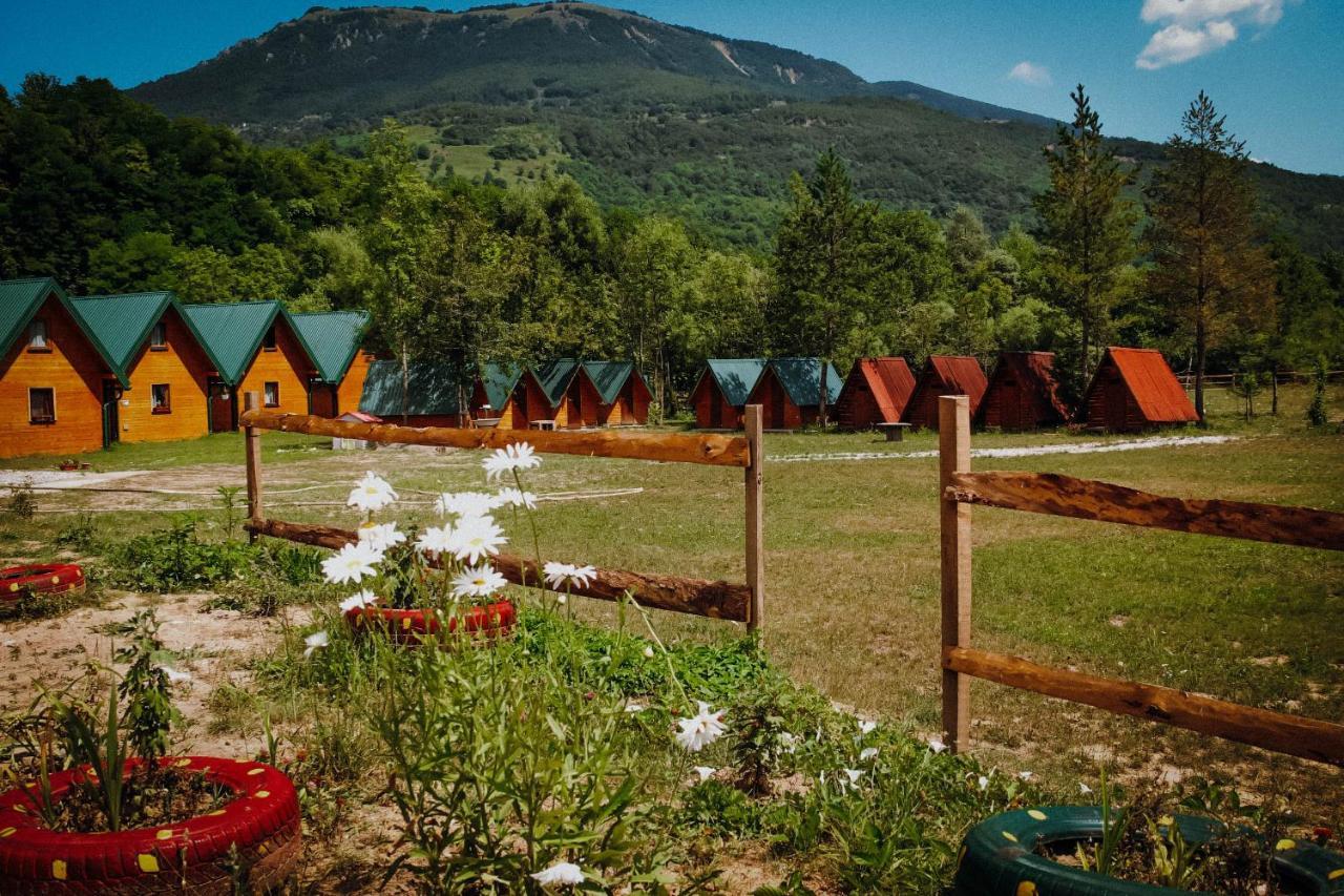 Camp Sutjeska Hotell Tjentiste Eksteriør bilde