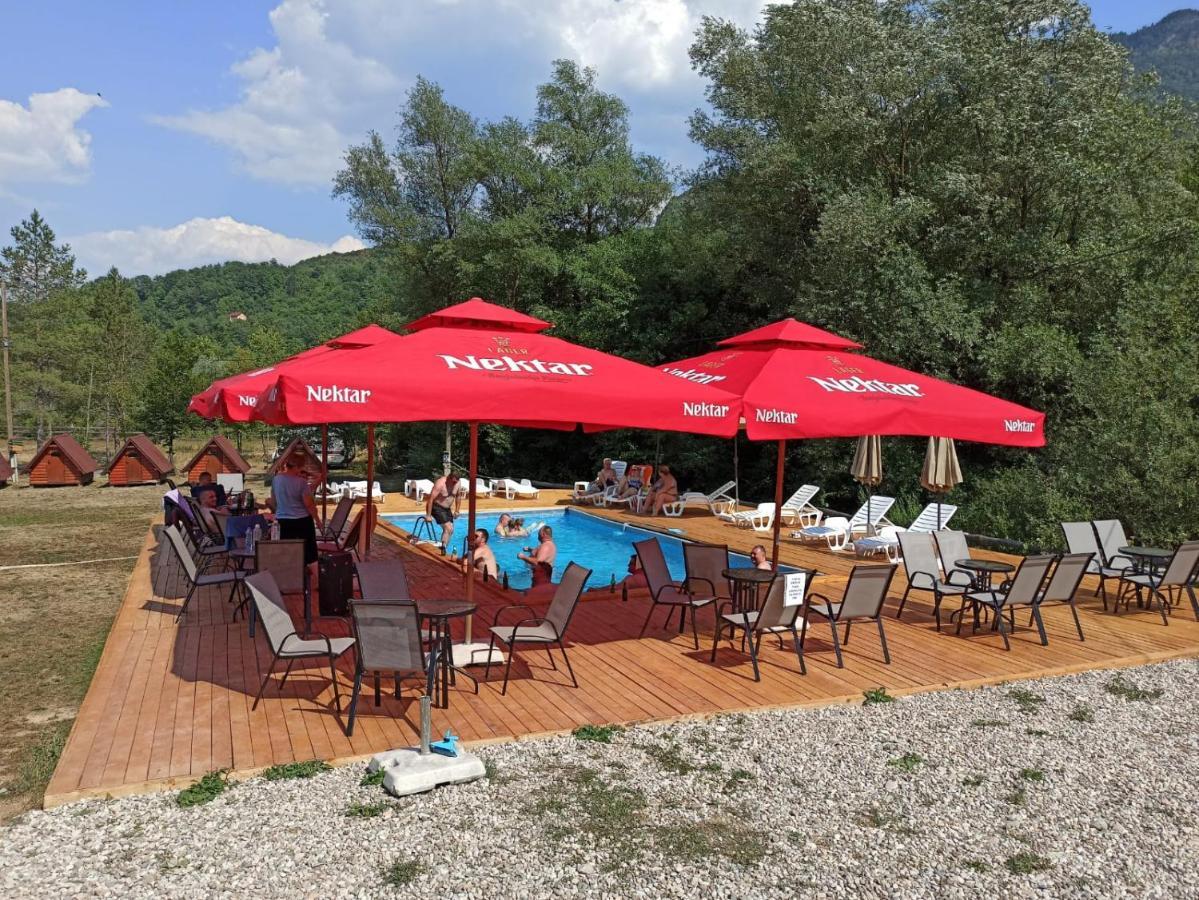 Camp Sutjeska Hotell Tjentiste Eksteriør bilde
