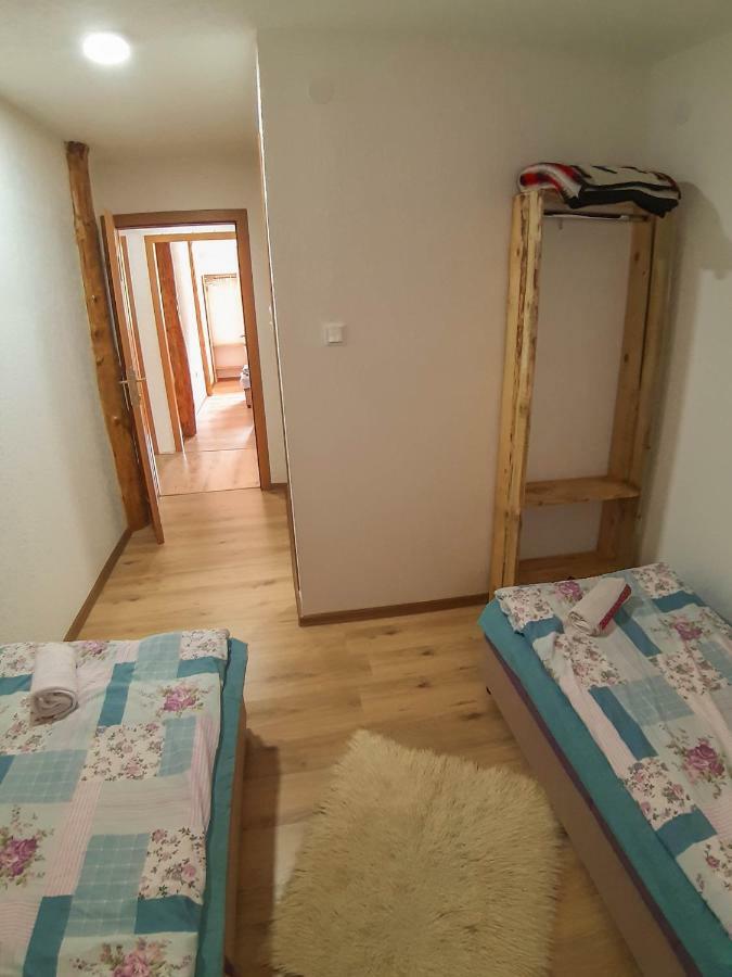 Camp Sutjeska Hotell Tjentiste Eksteriør bilde