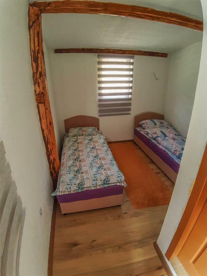 Camp Sutjeska Hotell Tjentiste Eksteriør bilde